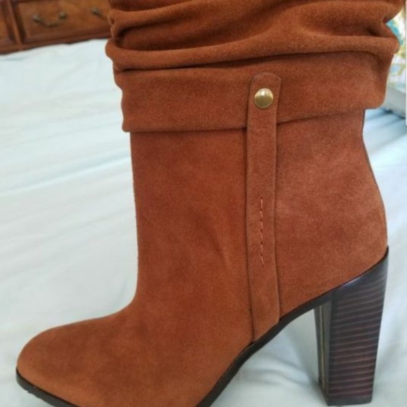 NIB Donald J. Pliner Tan Suede Slouch Heeled Boots in Chestnut, Size 9